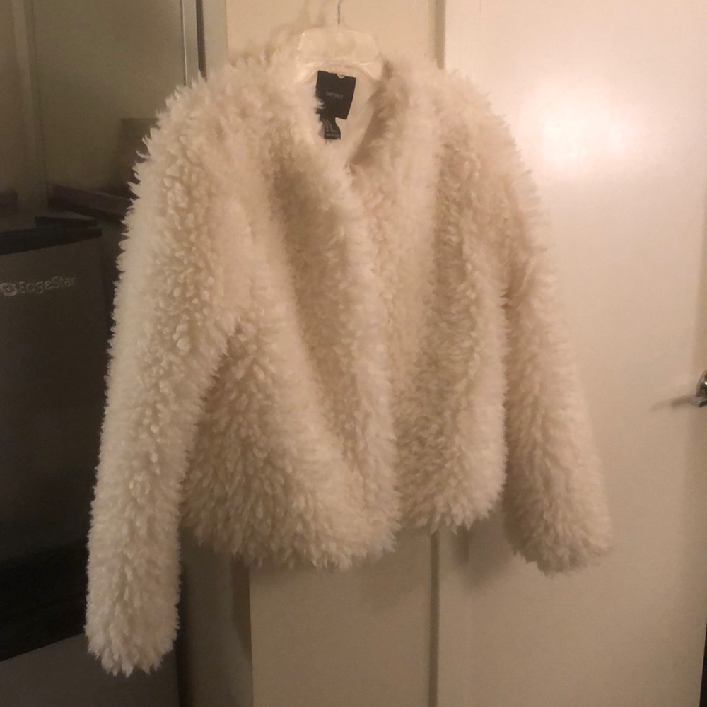 NWOT Forever 21 fluffy coat